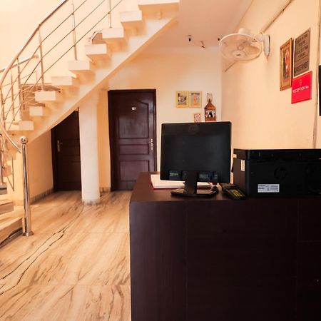 Hotel Green Villa - Near Anand Vihar Station Nueva Delhi Exterior foto